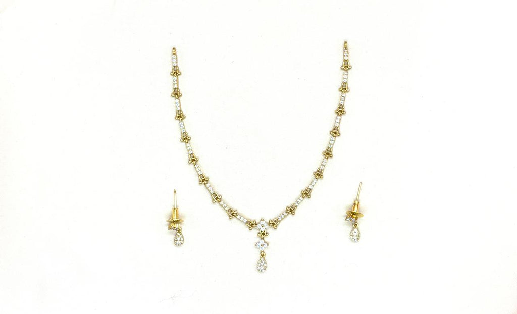 Gold-plated contemporary style With AD & Lobster Clasp Short Necklace
