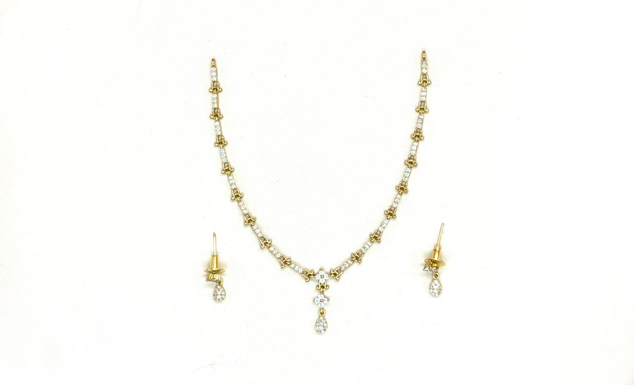 Gold-plated contemporary style With AD & Lobster Clasp Short Necklace