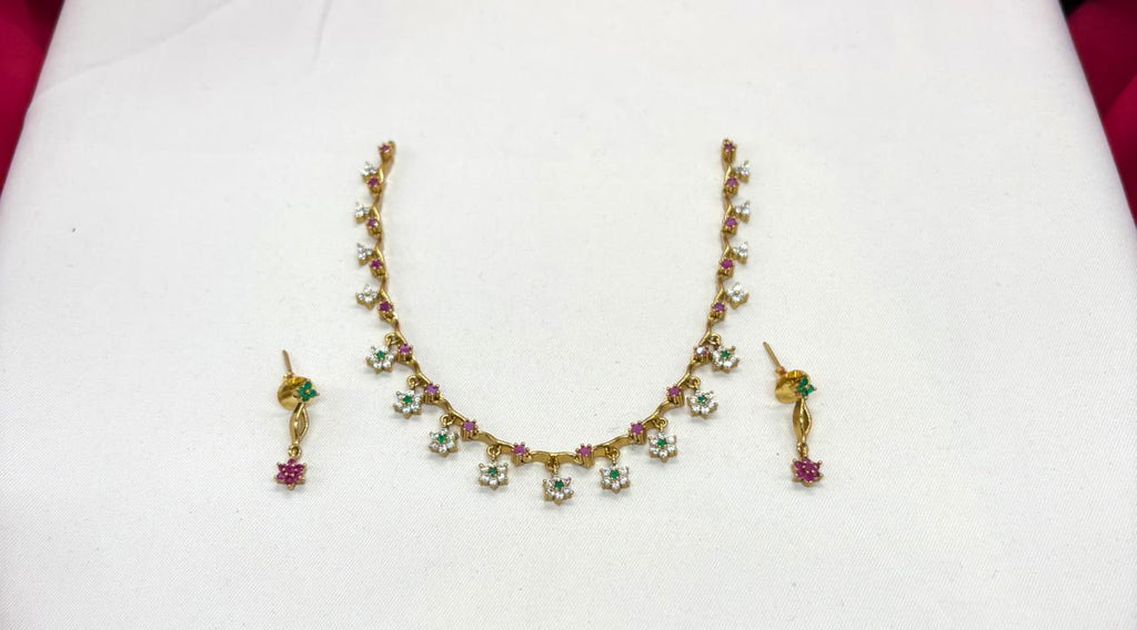 Gold-plated floral pink rubies emeralds short Necklace