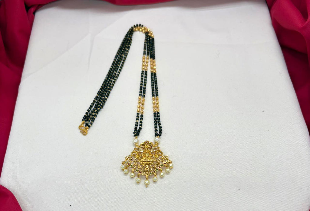 Black Beads with pearls