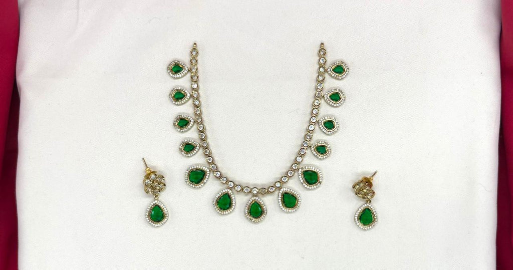 Mehndi finishing Green-Stones Short Necklace