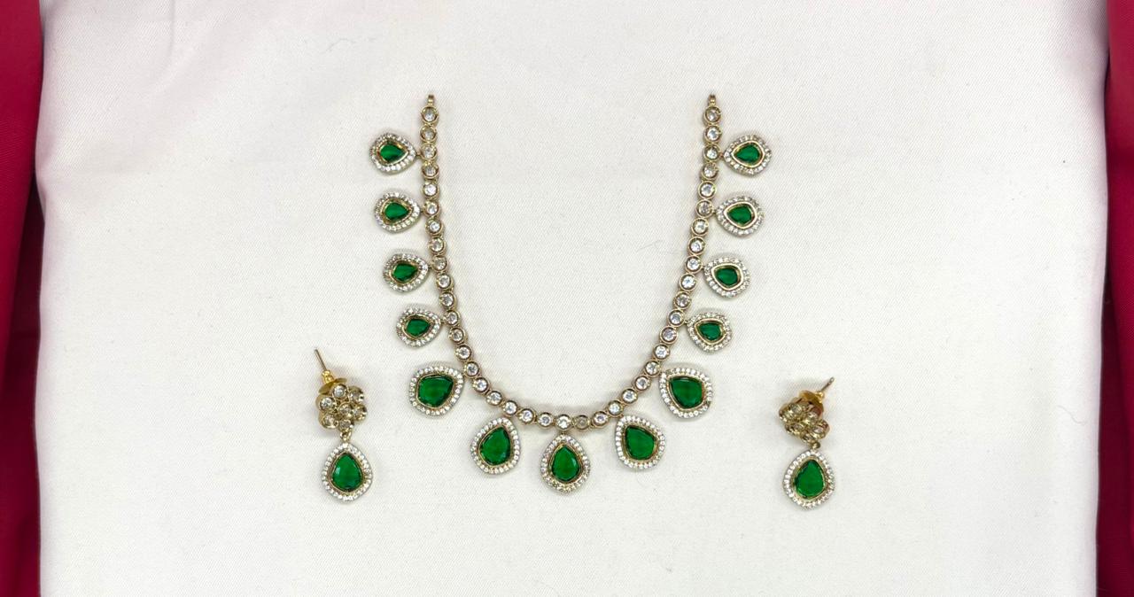 Mehndi finishing Green-Stones Short Necklace