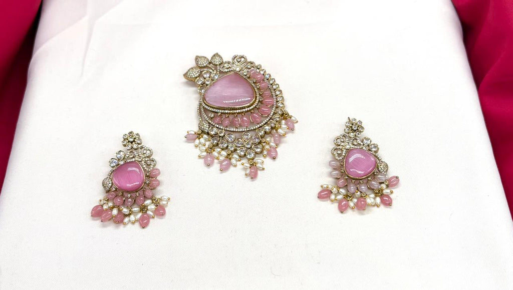 Victorian finishing with Pink stone Flower designed Locket