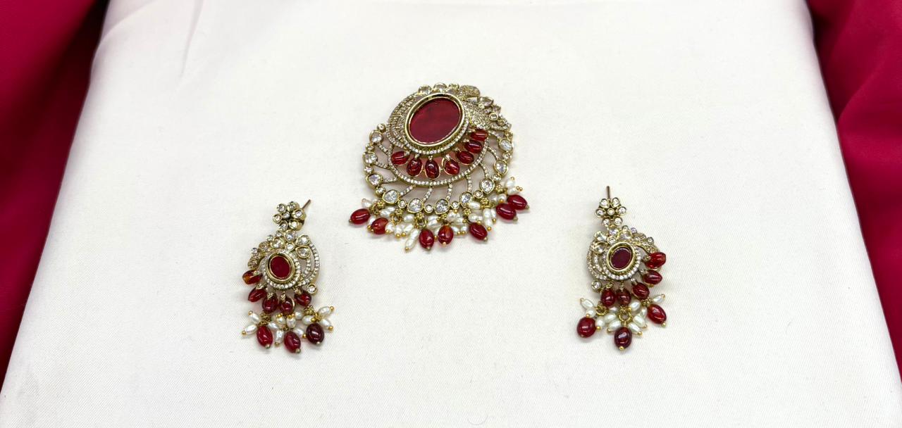 Victorian finishing with Maroon stone Flower designed Locket