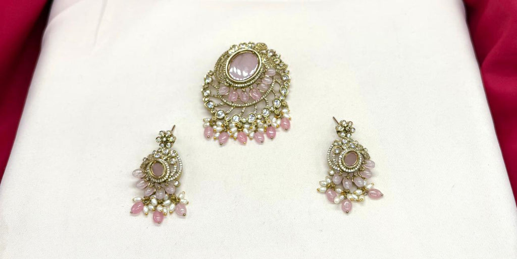 Victorian finishing with Baby-pink stone Flower designed Locket