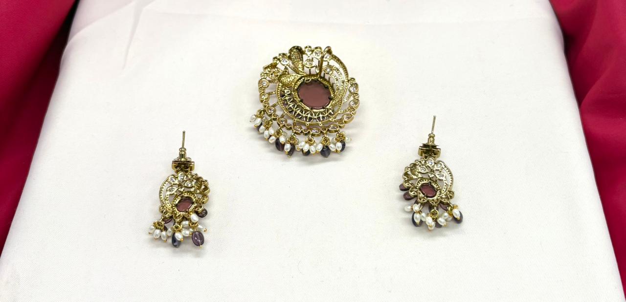Victorian finishing with Brown stone Flower designed Locket
