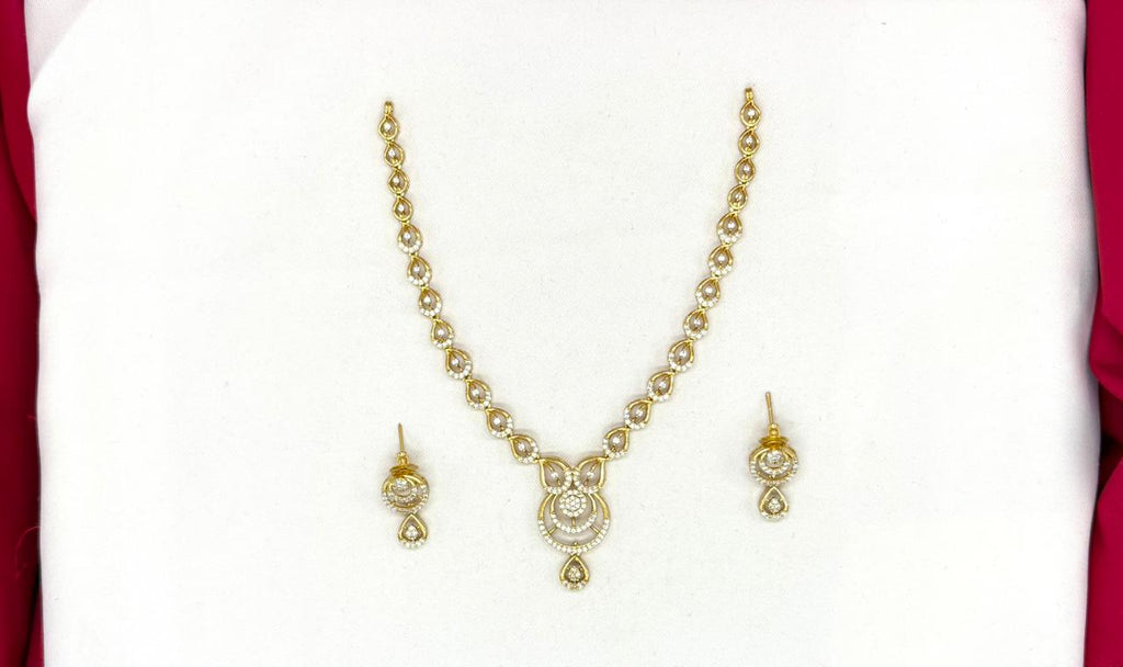 Matte finishing cubic zirconia short necklace