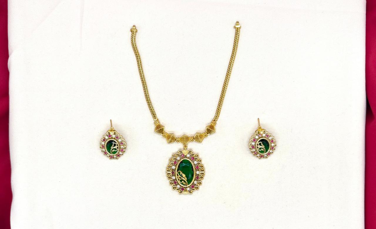 Vintage Style Emerald and Ruby Short Necklace