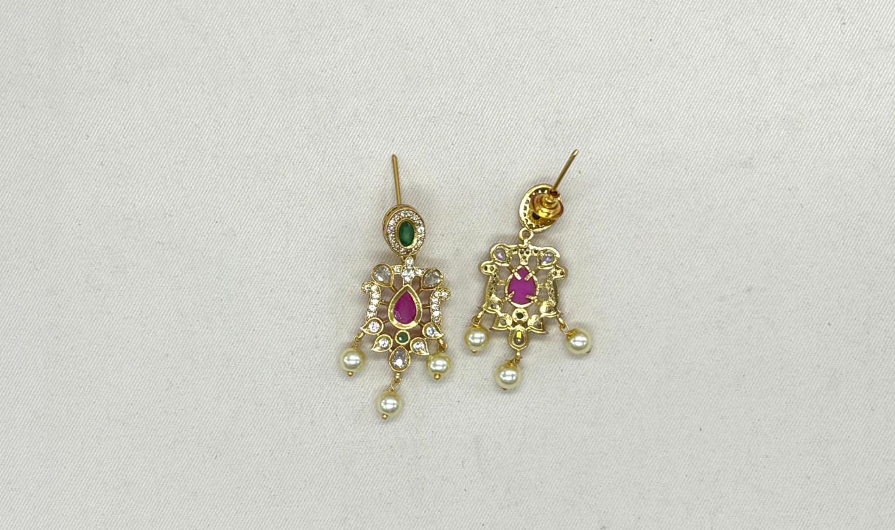Matte finishing Pink stones pearls with Elephant design Short Necklace