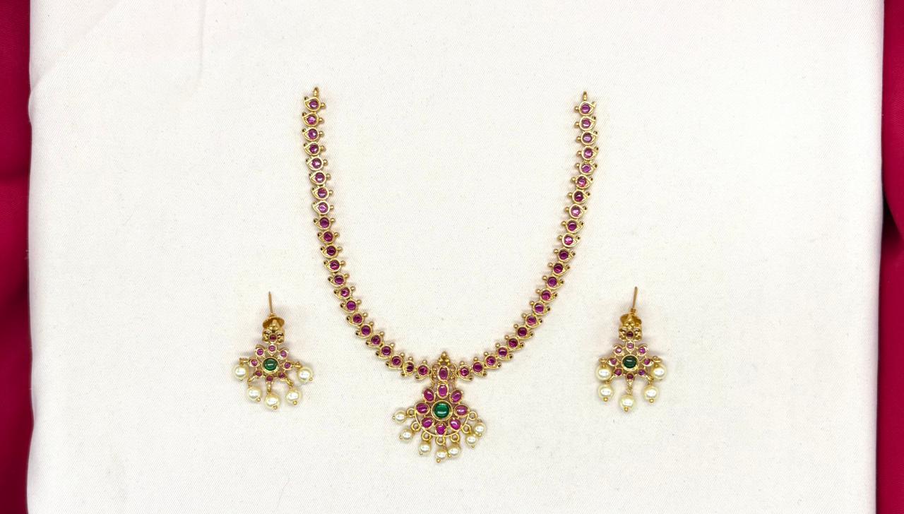 attigai style AD stones kemp flower Short Necklace