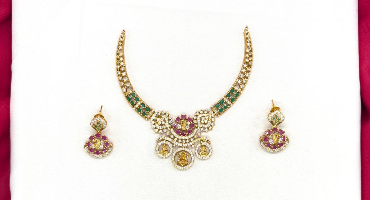 Matte finishing goddess Lakshmi and peacock design kanti