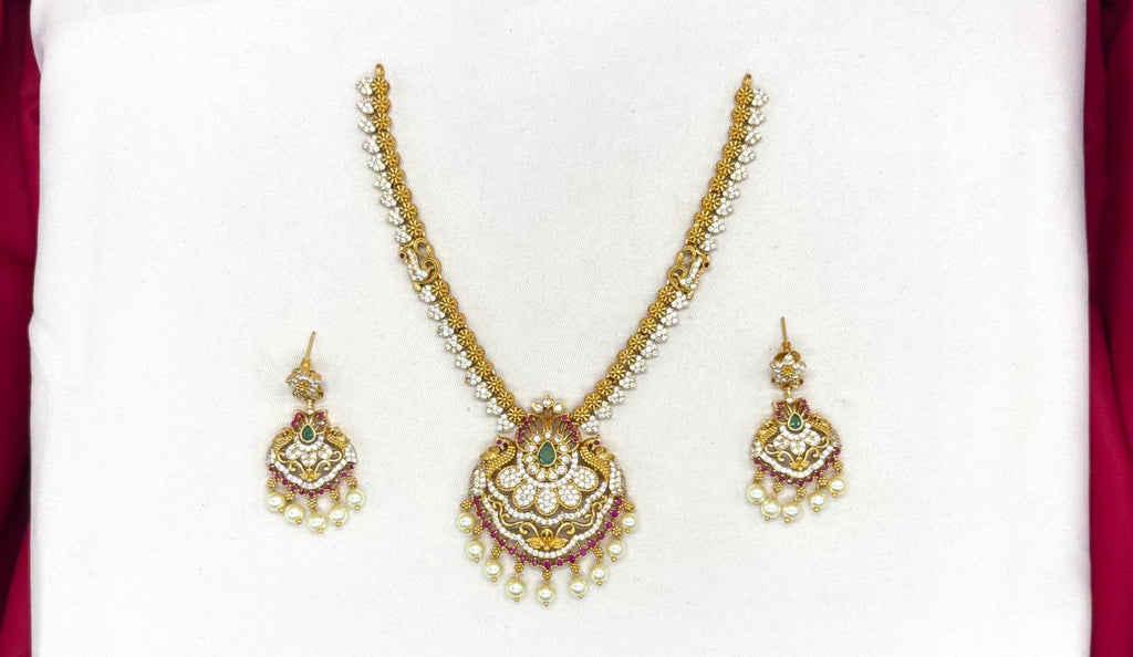 matte finishing AD stones and floral design Short Necklace