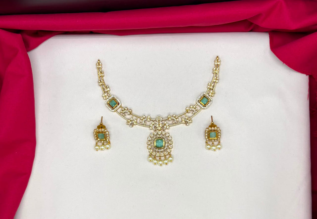 Matte finishing mint-green stones with pearls short Necklace