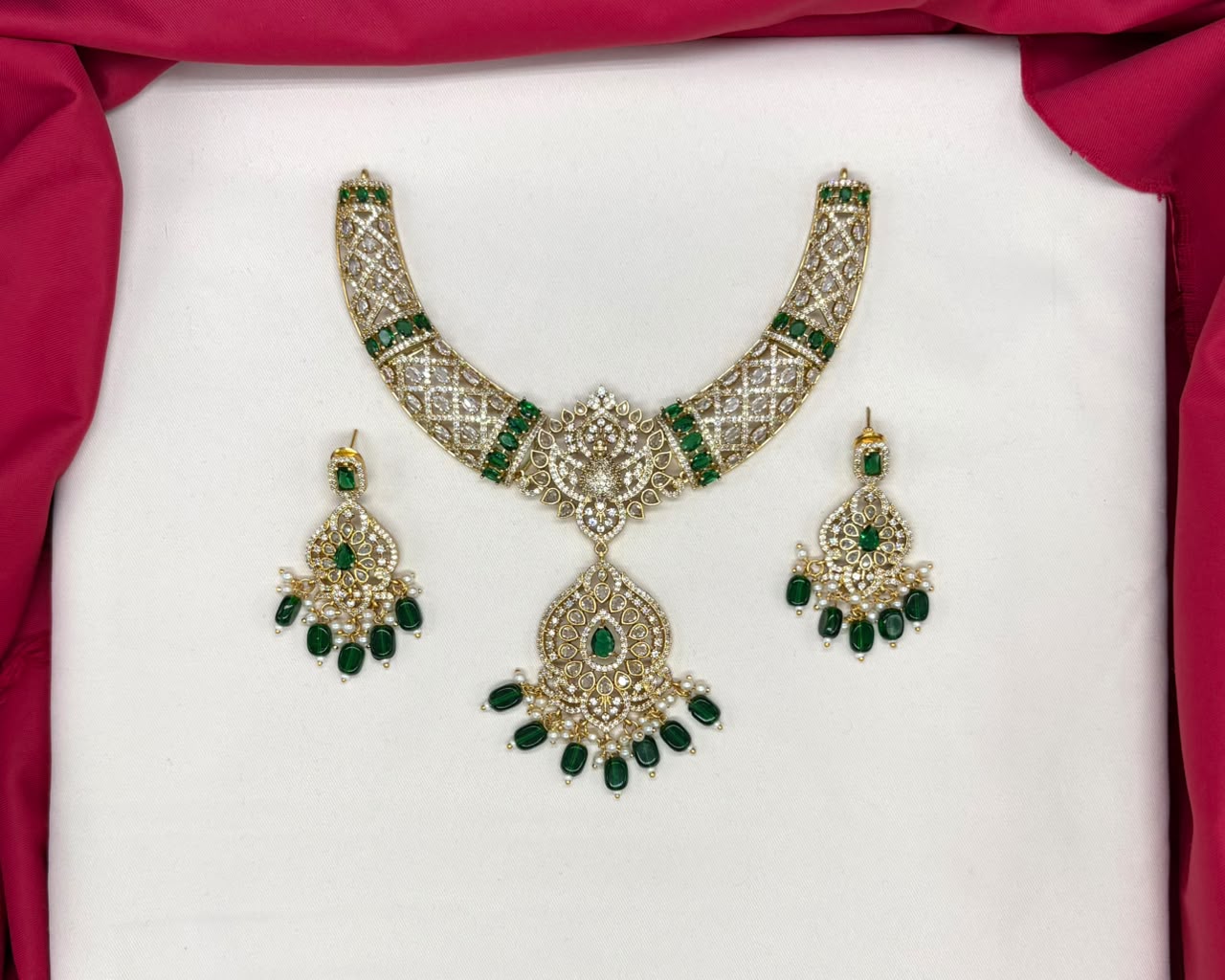mate finishing peacock with Green stones Short Necklace