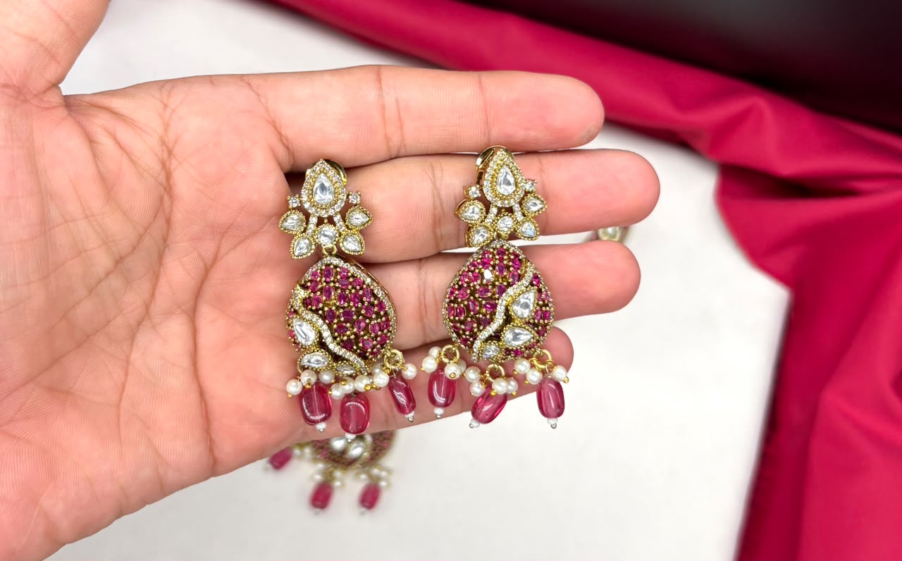premium features intricate Red beads and prominent kundan stone Necklace