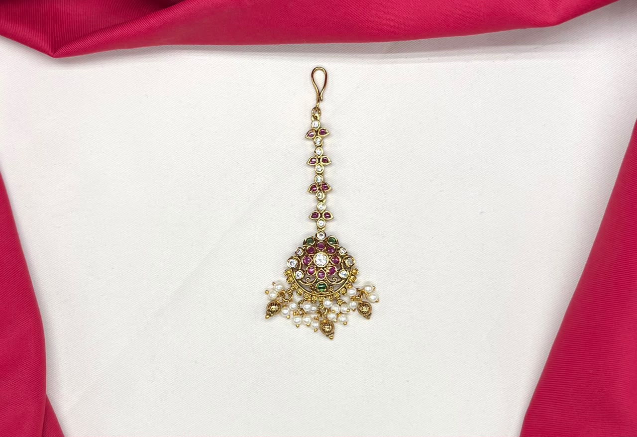 Jadau kundan finishing floral design with golden balls Maang Tikka