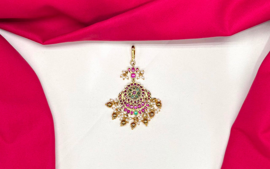 Jadau Kundan finishing floral design with golden balls Maang Tikka