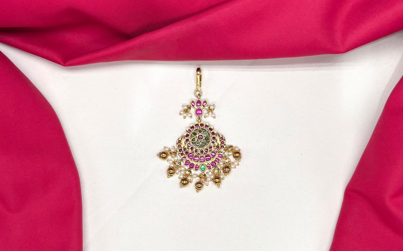 Jadau Kundan finishing floral design with golden balls Maang Tikka