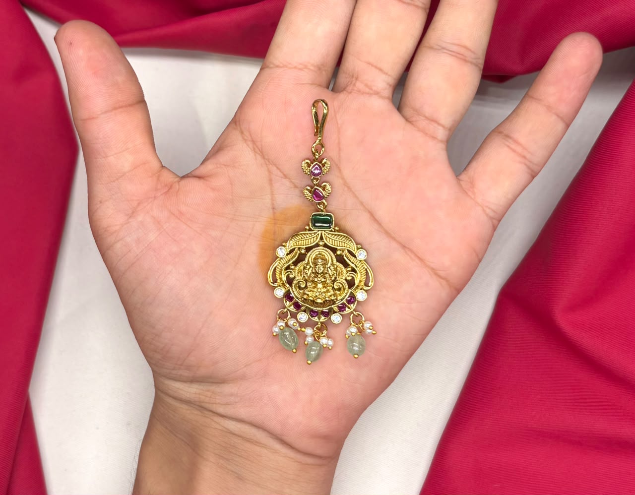 Jadau Kundan finishing Floral design Maang Tikka
