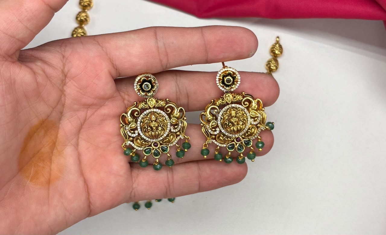 Nakshi finishing features traditional Lakshmi motifs & floral design Short Necklace