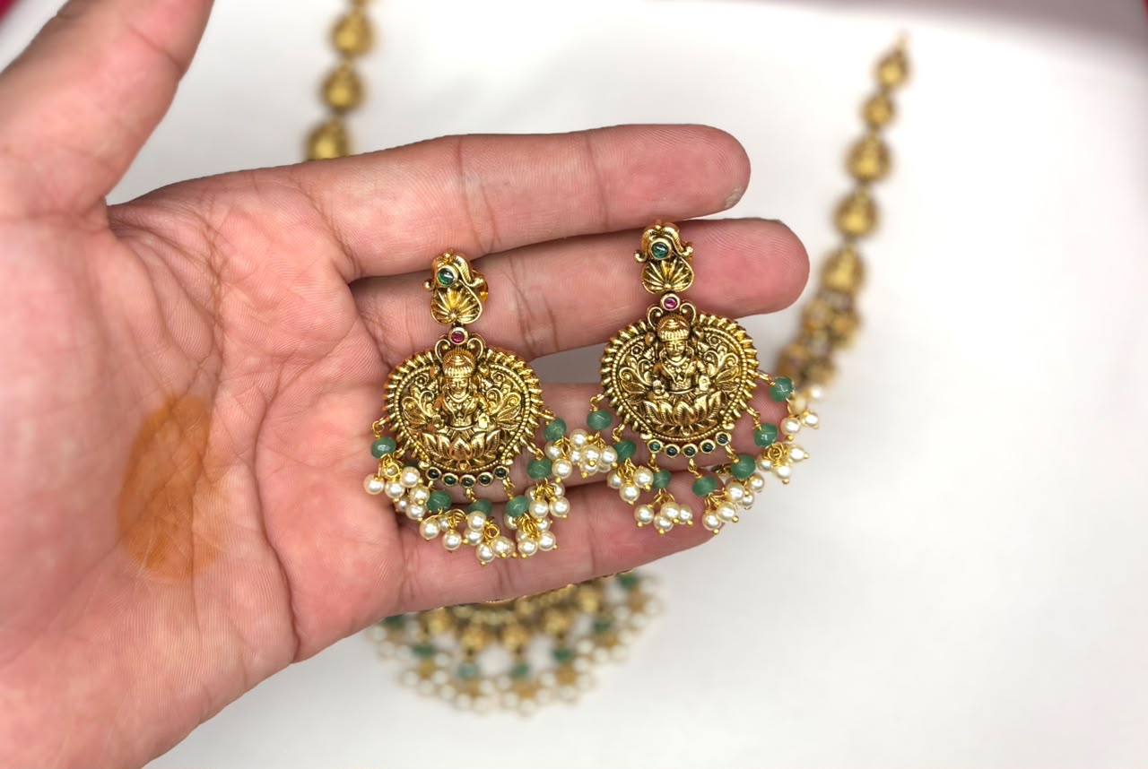 Premium Nakshi finishing Lord Lakshmi floral design Short Necklace