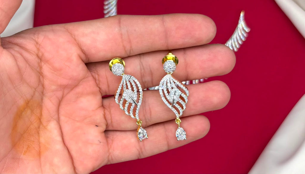 G.J finishing features rhodium-plated with White drop stones cubic zirconia short Necklace