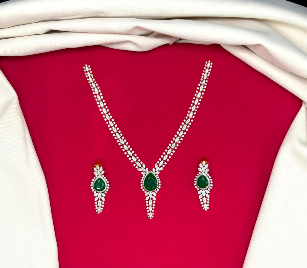 G.J finishing emerald and Green stone with tear-drop emerald pendant Short Necklace