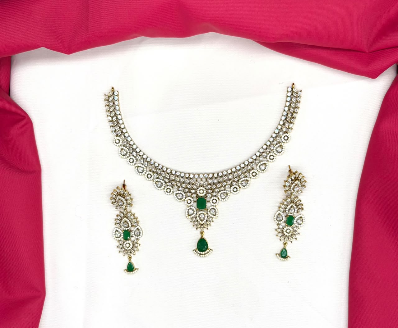 Premium features intricate Victorian-style Uncut American Diamonds Necklace