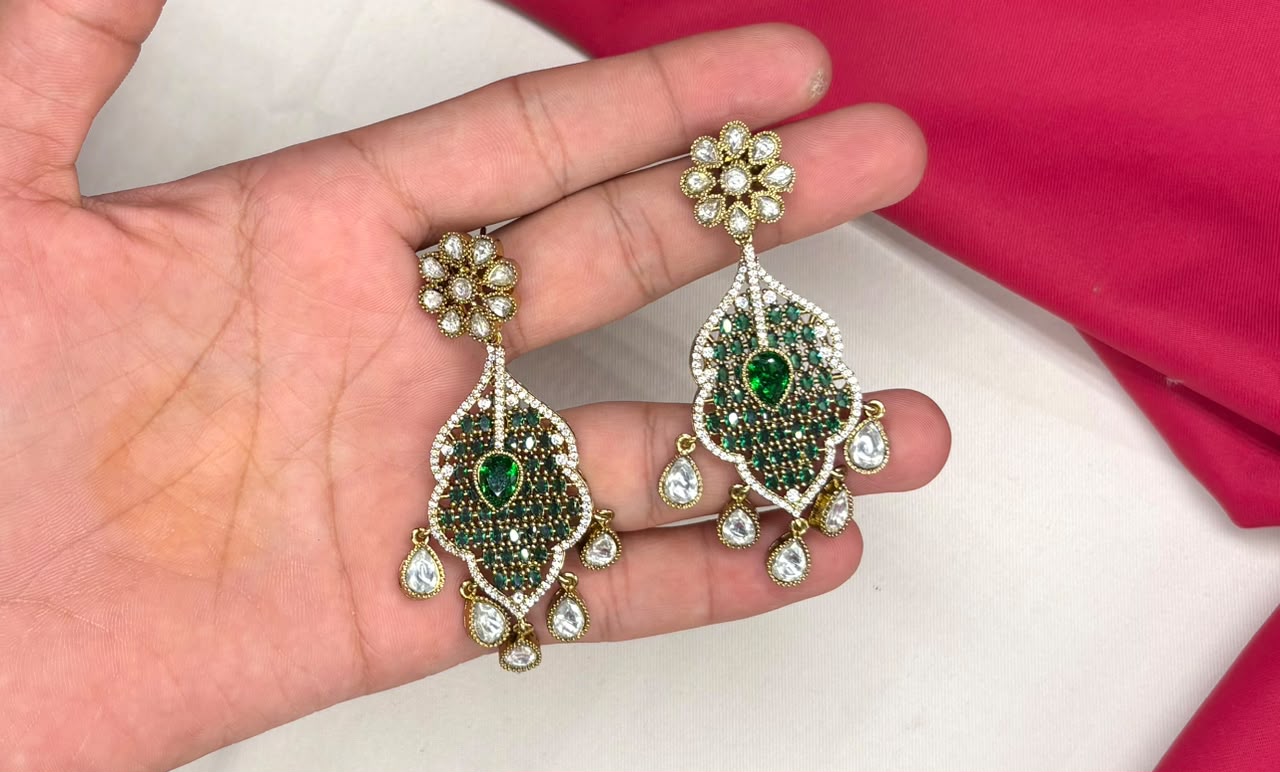Premium Victorian AD kundan with small Green uncut diamond cubic zirconia Short Necklace