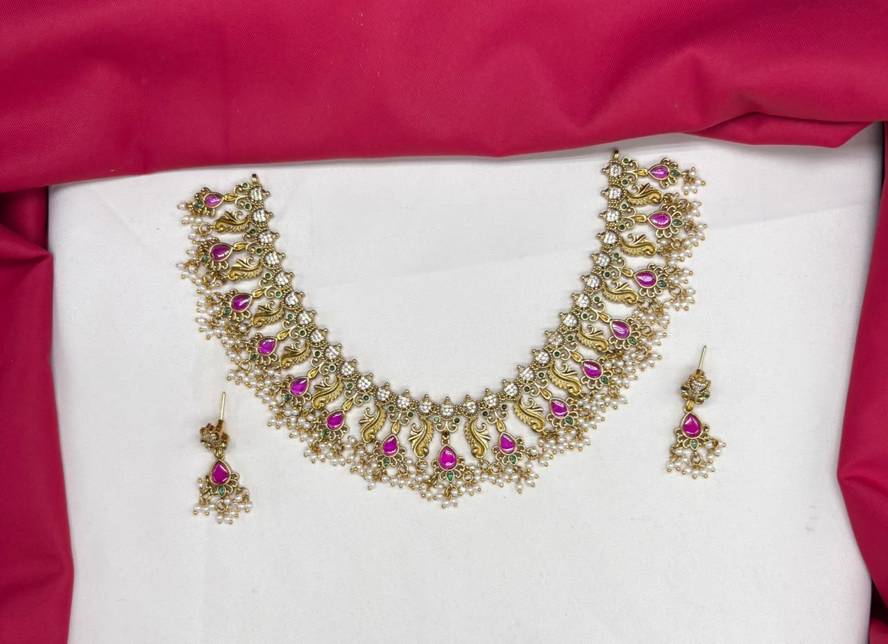 Matte finishing flower design with small white Pearls Short Necklace