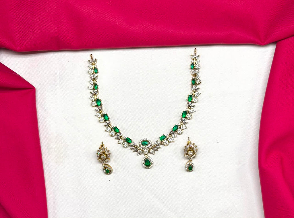 Victorian finishing American stones with Green stones Short Necklace
