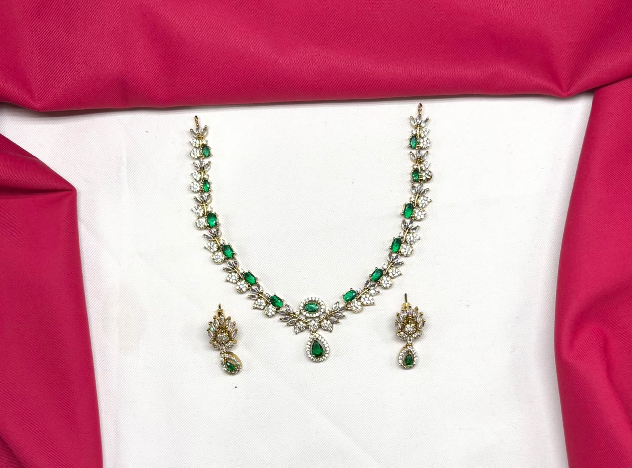 Victorian finishing American stones with Green stones Short Necklace