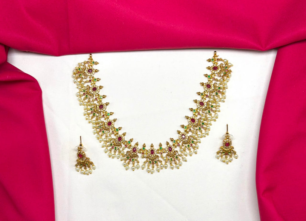 matte finishing multi colours stones with pearls short Necklace