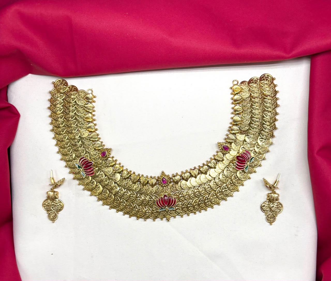 Naskhi finishing Kasumala Ruby lotus motifs layers Necklace