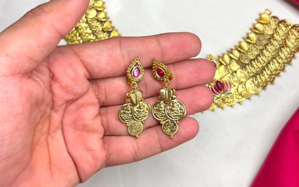 Naskhi finishing Kasumala Ruby lotus motifs layers Necklace
