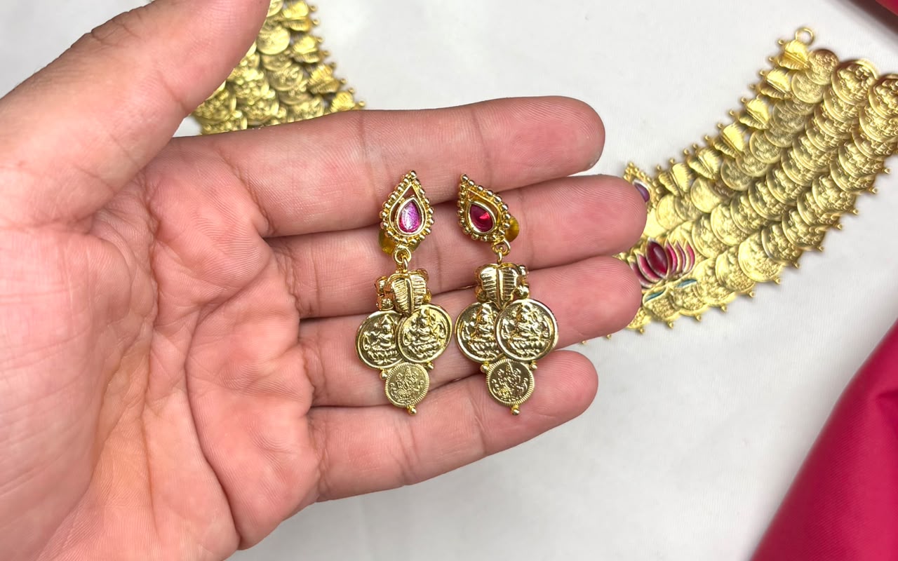 Naskhi finishing Kasumala Ruby lotus motifs layers Necklace