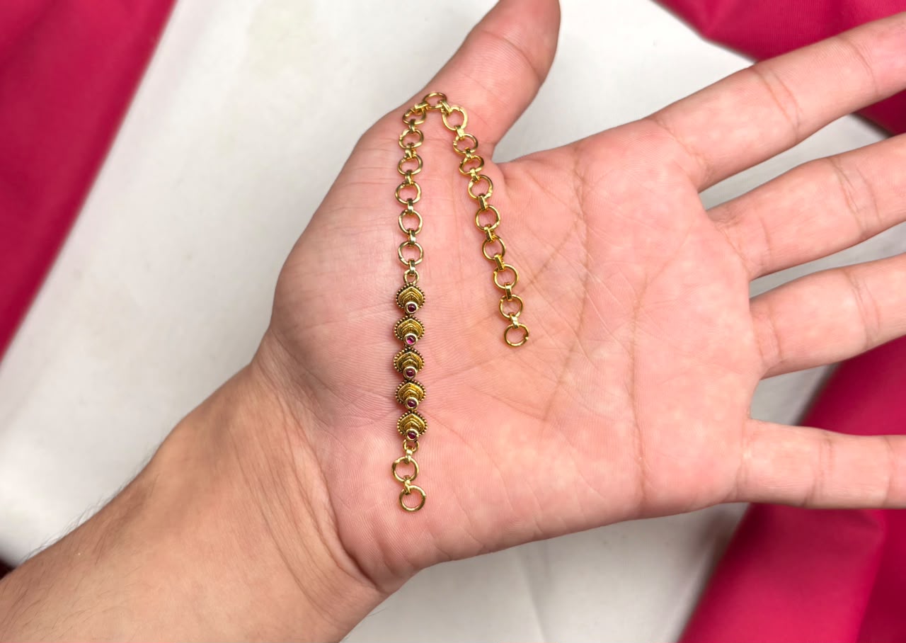 Nakshi finishing floral design pink stones Matilu