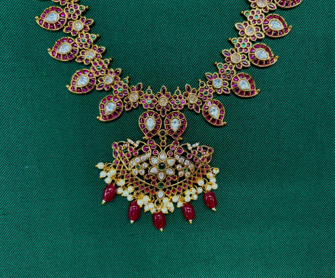 Jadau Kundan Short Necklace