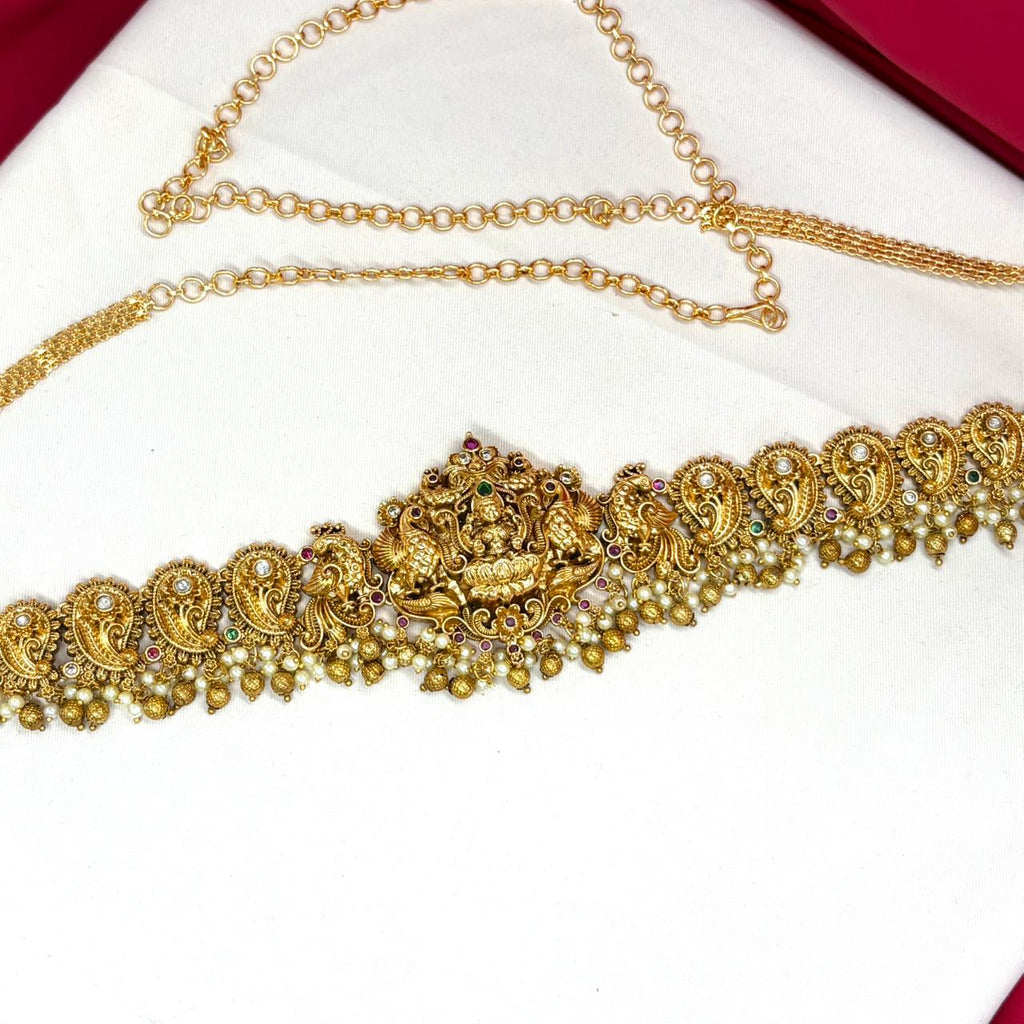 Nakshi finishing with Lord Lakshmi and flower designed Chain Vaddanam