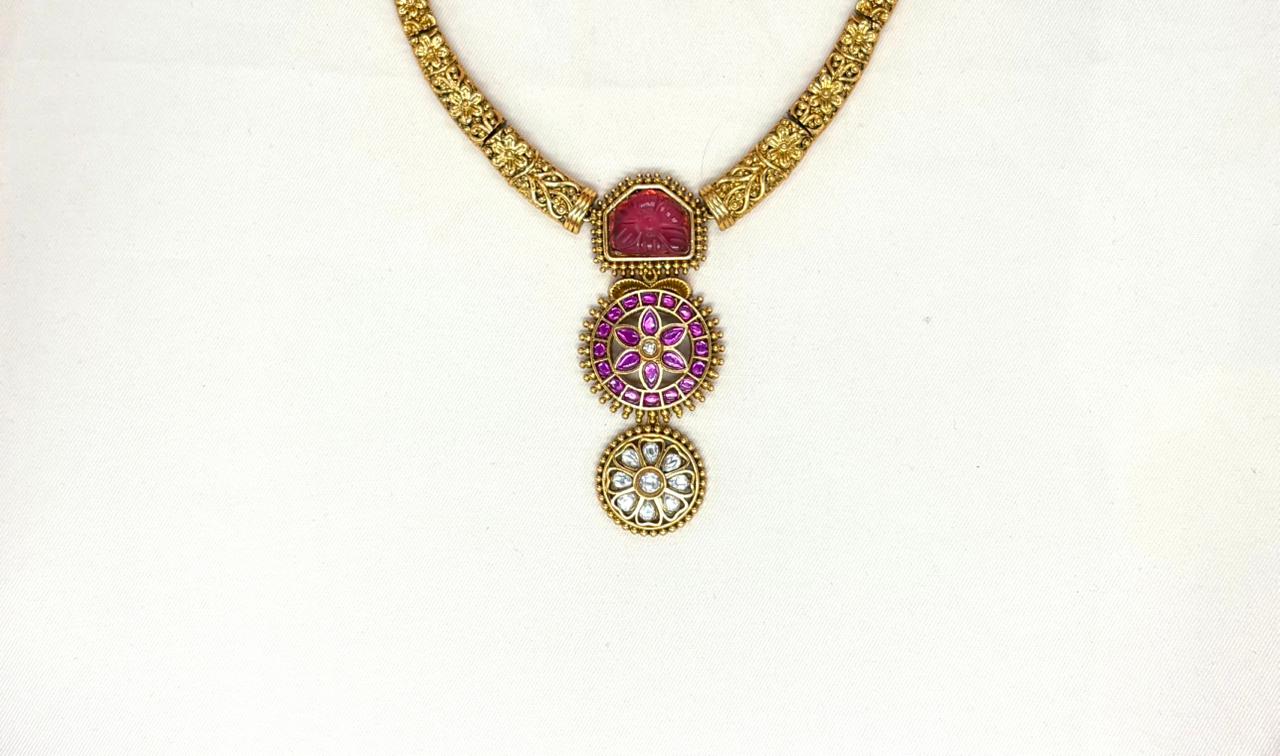 Gold-plated Red kempu Stone Short Kanti