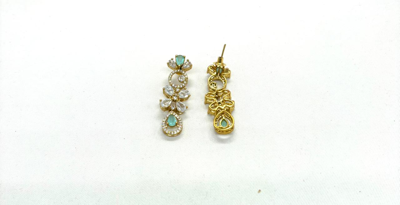 Gold-plated American Diamond Mint-Green Stones Short Necklace