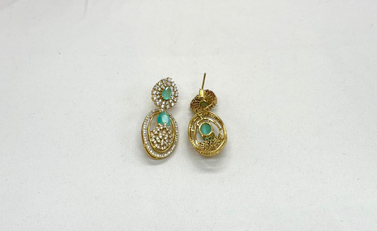 Two-tone finish Mint-Green zircon beaded Short Necklace