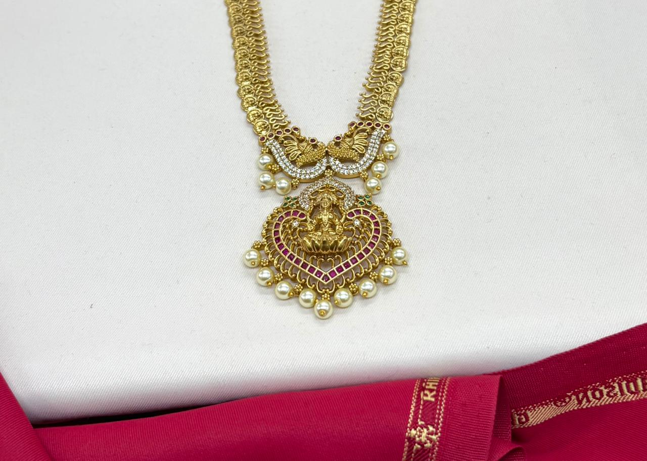 Matte finish lakshmi devi with pearls lomg haram