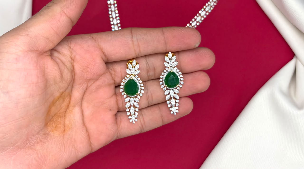 G.J finishing emerald and Green stone with tear-drop emerald pendant Short Necklace