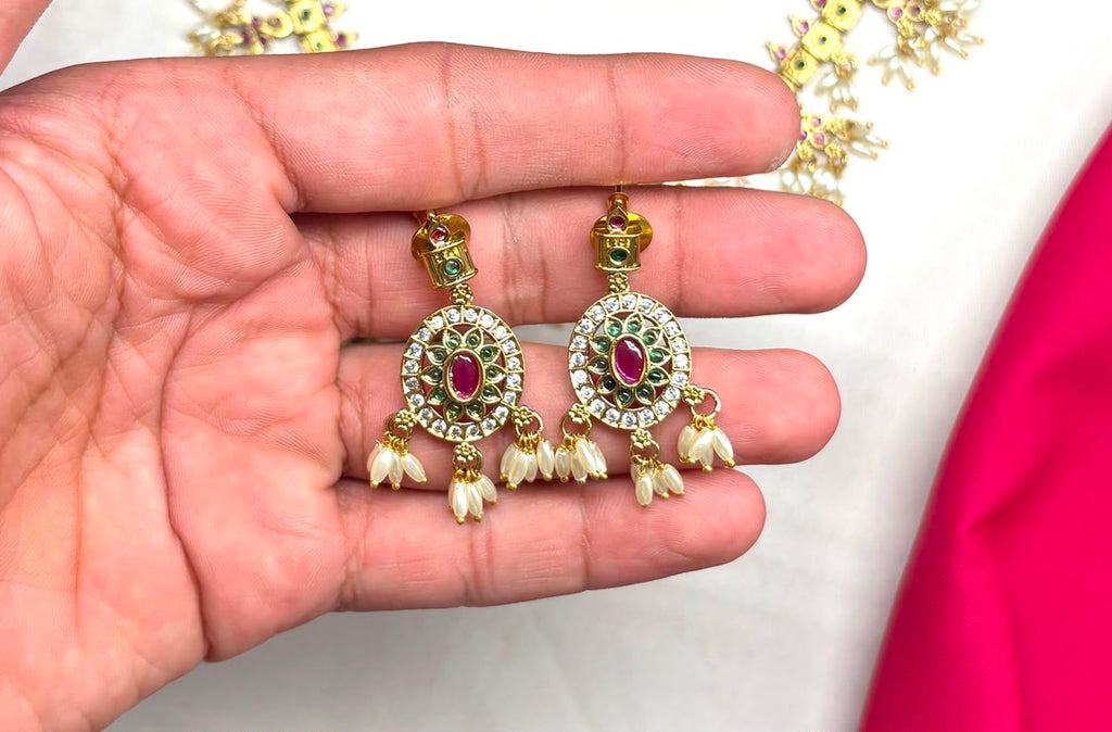 Matte finishing kempu stones with Rice pearls Short Neck;lace